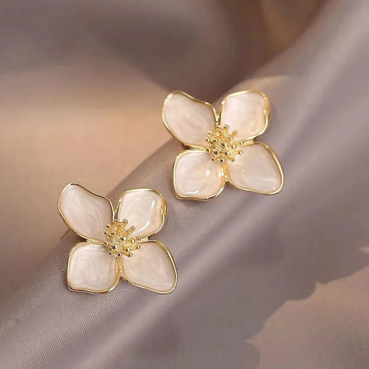 Sweet Flower Stud Earrings For Women Vintage Metal Ear Stud Girl Fashion Multi-colored Fresh Earring Party Wedding Jewelry